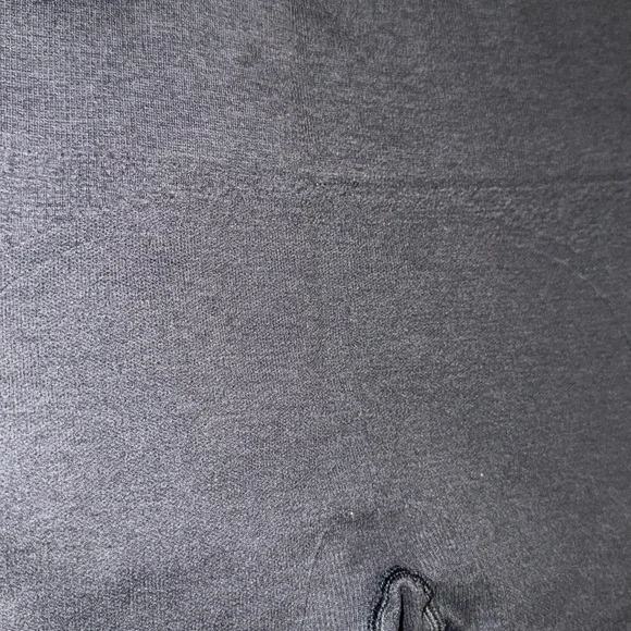 Lululemon leggins size 8 - Picture 3 of 4